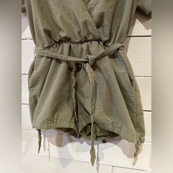 Showpo Romper - Picture 3 of 3